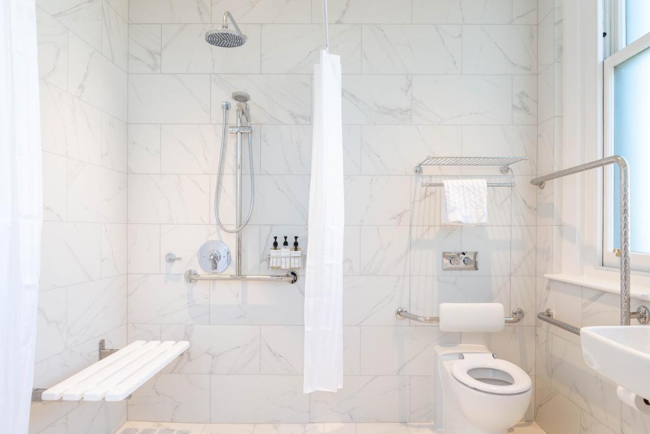 The Observatory Hotel Christchurch Zewnętrze zdjęcie A shower curtain